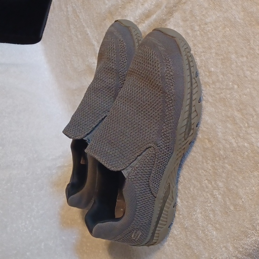 Skechers air cooled memory foam shoes size 12 gray